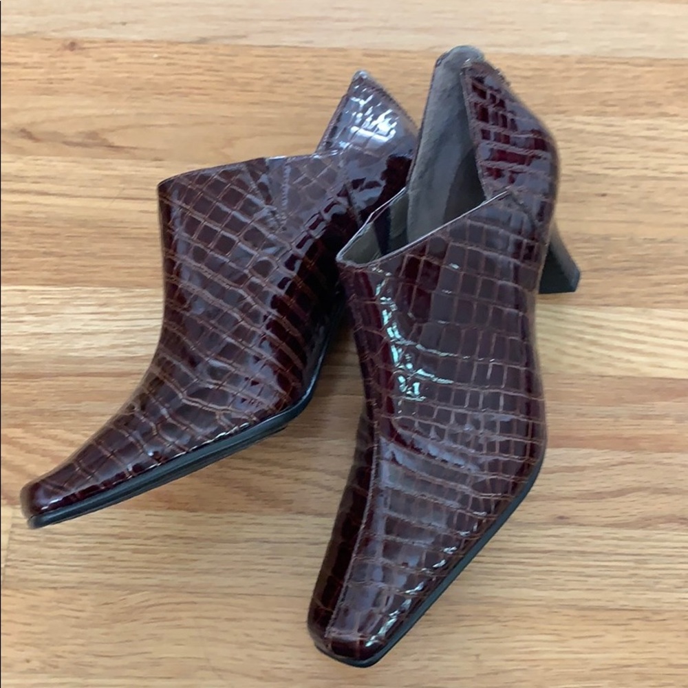 Aerosoles - burgundy snakeskin pointy heel